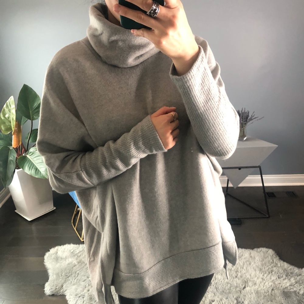 🆕Julia Gray sweater - Picture 3 of 5